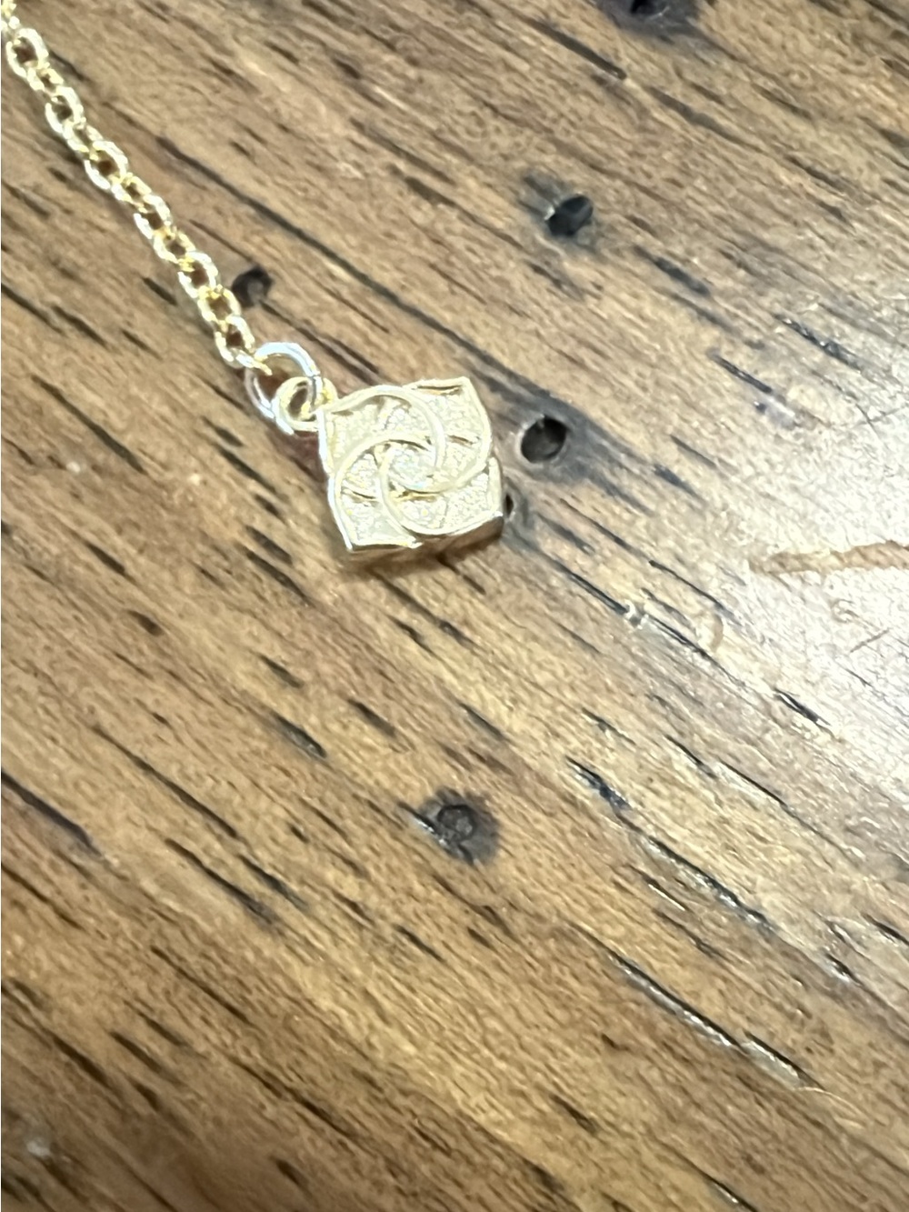Disney / Kendra Scott Gold Minnie Mouse Short Pendant Necklace black Drusy NEW - Picture 6 of 9